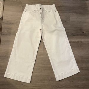 White wide leg crop size 8 brand new without tags